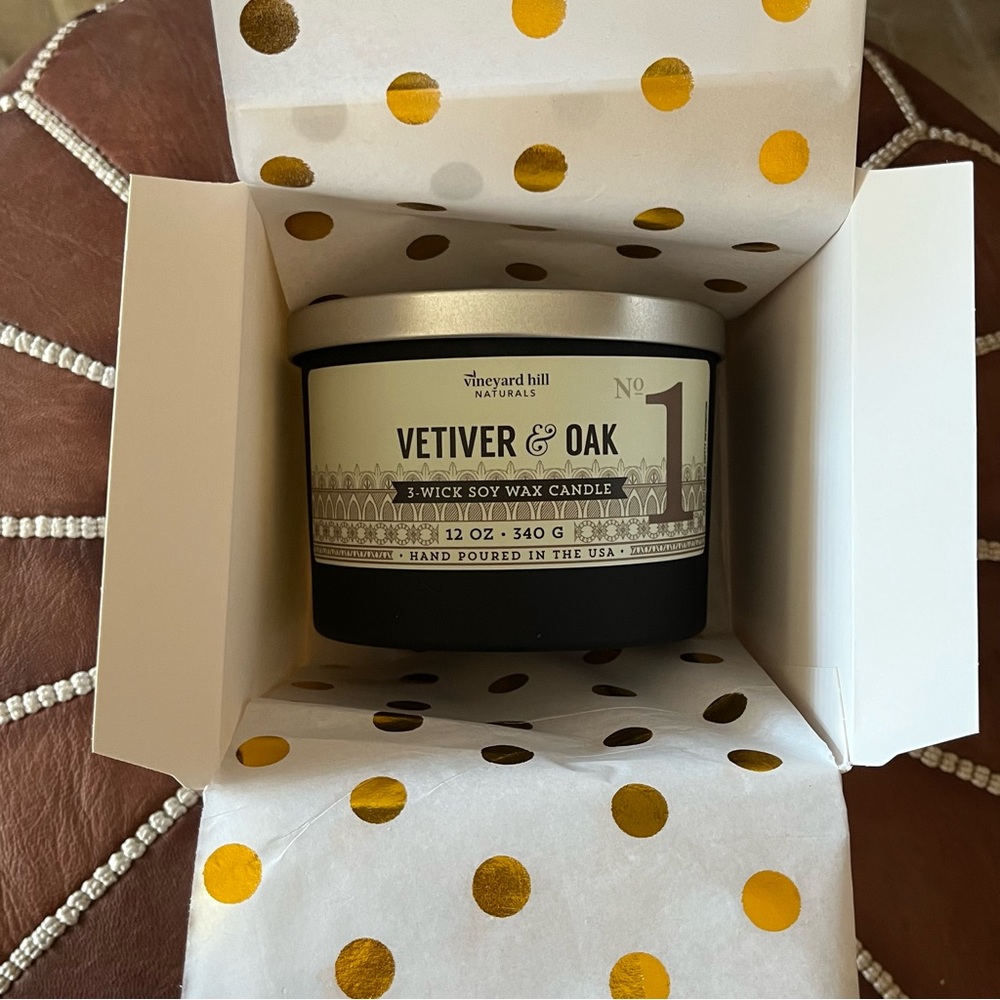 3 Wick Luxury soy essential oils calming peaceful Vetiver and Oak aroma candle